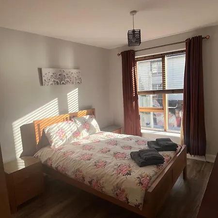 Bright Spacious 아파트
